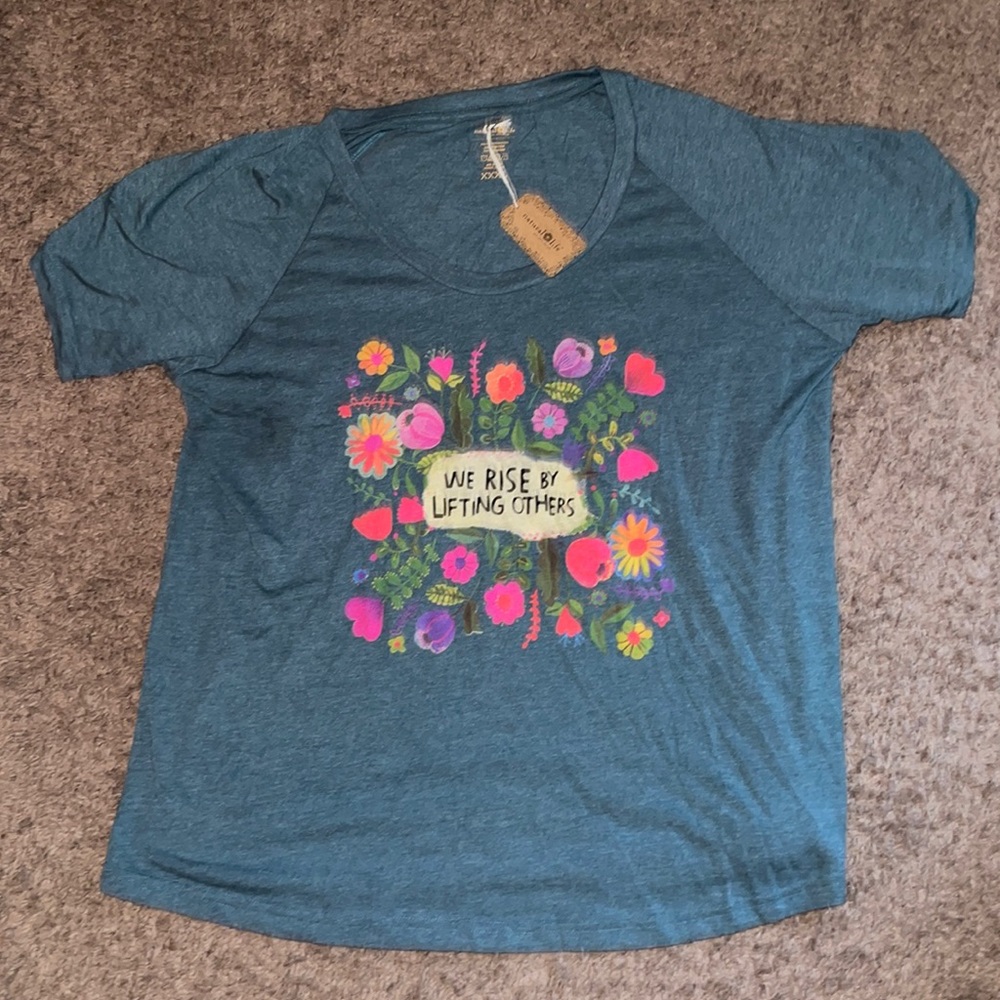 Natural Life Graphic tee shirt